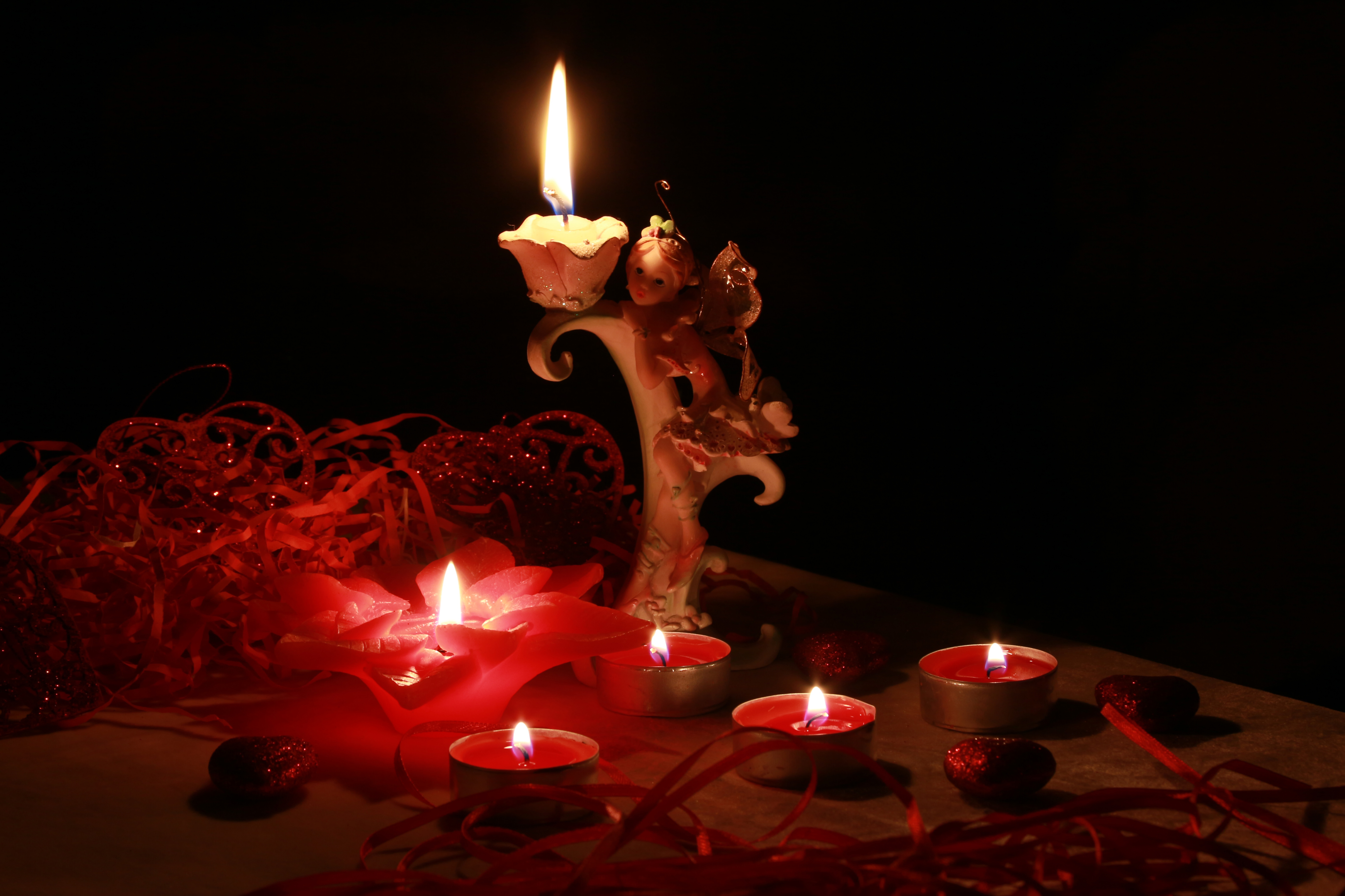 Свеча горела на столе. Столик с горящими камнями. Есенин свеча. Догорает свеча на столе.